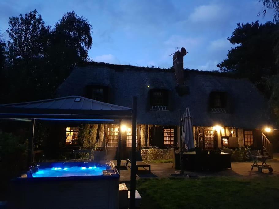 Chaumiere Familiale Weekend & Vacances Paisible Saint-Philbert-sur-Risle Buitenkant foto