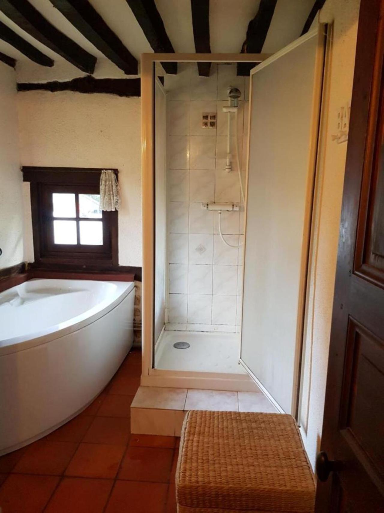 Chaumiere Familiale Weekend & Vacances Paisible Saint-Philbert-sur-Risle Buitenkant foto
